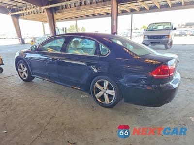 Drugie zdjęcie samochodu z przodu: 2015 VOLKSWAGEN PASSAT SE VIN:1VWBV7A3XFC057788 - miniatura