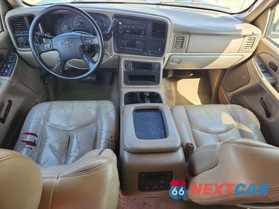 Zdjęcie 8 z 13 samochodu: 2004 CHEVROLET SUBURBAN C1500 VIN:1GNEC16T64J199373 - miniatura