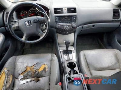 Zdjęcie 8 z 13 samochodu: 2005 HONDA ACCORD EX VIN:1HGCM56885A070859 - miniatura