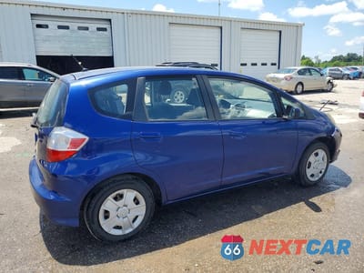 Trzecie zdjęcie samochodu z tyłu: 2012 HONDA FIT VIN:JHMGE8H39CC030029 - miniatura