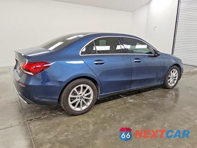 Trzecie zdjęcie samochodu z tyłu: 2019 MERCEDES-BENZ A 220 VIN:WDD3G4EB2KW019813 - miniatura