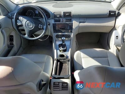 Zdjęcie 8 z 12 samochodu: 2005 MERCEDES-BENZ C 230K SPORT SEDAN VIN:WDBRF40JX5F686301 - miniatura