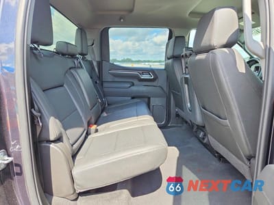 Zdjęcie 10 z 12 samochodu: 2026 GMC SIERRA C1500 SLT VIN:1GTPHDED5TZ213228 - miniatura