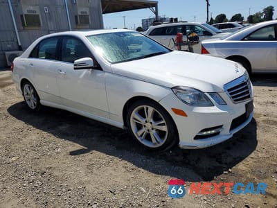 Czwarte zdjęcie samochodu z boku: 2013 MERCEDES-BENZ E 350 VIN:WDDHF5KB9DA689572 - miniatura