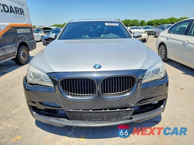 Piąte zdjęcie samochodu w środku: 2013 BMW 750 I VIN:WBAYA8C50DC996858 - miniatura
