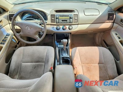 Zdjęcie 8 z 12 samochodu: 2004 TOYOTA CAMRY STANDARD VIN:4T1BE32K04U924541 - miniatura