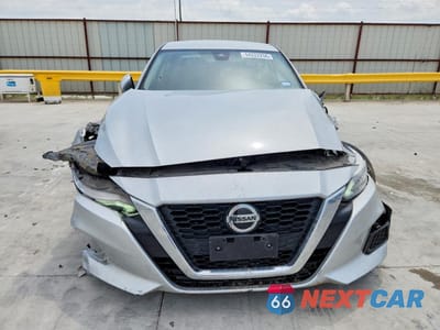Piąte zdjęcie samochodu w środku: 2022 NISSAN ALTIMA SV VIN:1N4BL4DV2NN381198 - miniatura