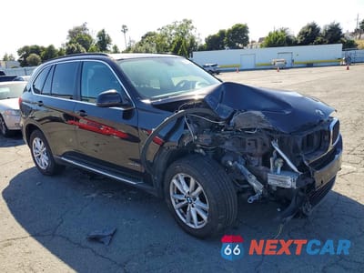 Czwarte zdjęcie samochodu z boku: 2015 BMW X5 XDRIVE35I VIN:5UXKR0C54F0P14842 - miniatura