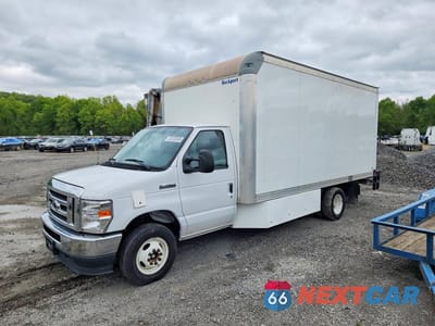 2021 FORD E450 BOX TRUCK 1FDXE4FN8MDC28901 - główne zdjęcie licytacji z USA - miniatura