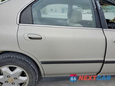 Zdjęcie 10 z 12 samochodu: 1996 HONDA ACCORD LX VIN:1HGCD5639TA020117 - miniatura