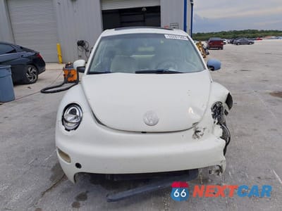 Piąte zdjęcie samochodu w środku: 2005 VOLKSWAGEN NEW BEETLE GLS VIN:3VWCK31C25M413623 - miniatura
