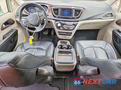 Zdjęcie 8 z 13 samochodu: 2018 CHRYSLER PACIFICA TOURING L VIN:2C4RC1BG0JR192929 - miniatura