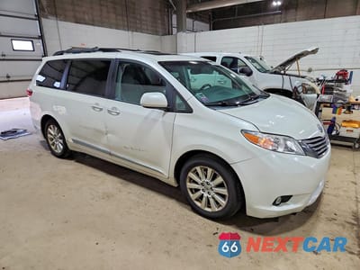Czwarte zdjęcie samochodu z boku: 2015 TOYOTA SIENNA XLE 7-PASSENGER VIN:5TDDK3DC4FS105891 - miniatura