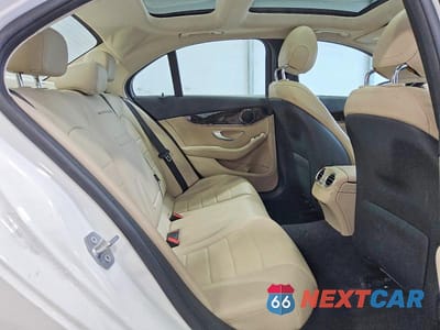 Zdjęcie 10 z 12 samochodu: 2016 MERCEDES-BENZ C 300 VIN:55SWF4JBXGU173017 - miniatura