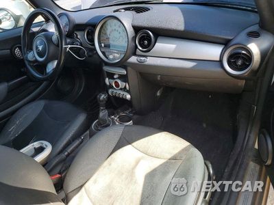 Zdjęcie 8 z 12 samochodu: 2009 MINI COOPER VIN:WMWMF33559TW79765 - miniatura