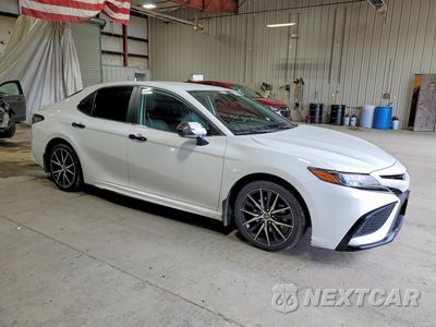 Czwarte zdjęcie samochodu z boku: 2024 TOYOTA CAMRY HYBRID SE VIN:4T1G31AK3RU621634 - miniatura