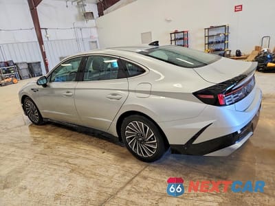 Drugie zdjęcie samochodu z przodu: 2025 HYUNDAI SONATA HYBRID SEL VIN:KMHL34JJ1SA105061 - miniatura
