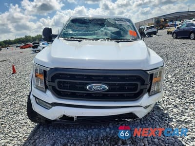 Piąte zdjęcie samochodu w środku: 2022 FORD F150 SUPERCREW VIN:1FTFW1E55NFA20221 - miniatura