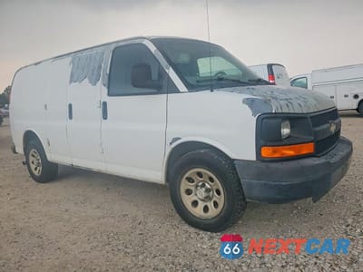 Czwarte zdjęcie samochodu z boku: 2010 CHEVROLET EXPRESS 1500 CARGO DELIVERY VAN VIN:1GCUGADX1A1157896 - miniatura