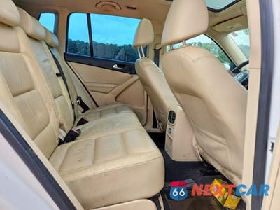 Zdjęcie 11 z 13 samochodu: 2011 VOLKSWAGEN TIGUAN S VIN:WVGAV7AX4BW545446 - miniatura