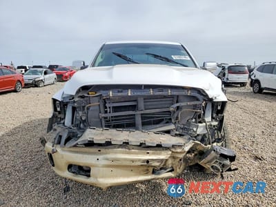 Piąte zdjęcie samochodu w środku: 2017 RAM 1500 LONGHORN VIN:1C6RR7PT4HS720429 - miniatura