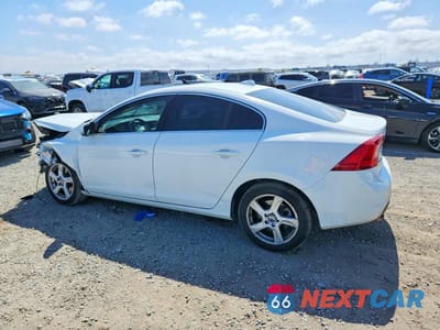 Drugie zdjęcie samochodu z przodu: 2013 VOLVO S60 T5 VIN:YV1612FH0D2171058 - miniatura
