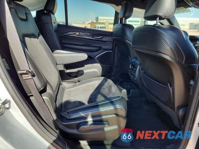 Zdjęcie 11 z 13 samochodu: 2022 JEEP GRAND CHEROKEE L LAREDO VIN:1C4RJJAG9N8548481 - miniatura
