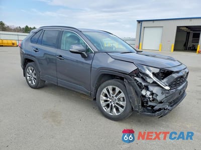 Czwarte zdjęcie samochodu z boku: 2024 TOYOTA RAV4 XLE PREMIUM VIN:2T3A1RFV2RC465902 - miniatura