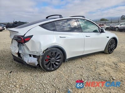 Trzecie zdjęcie samochodu z tyłu: 2020 TESLA MODEL Y VIN:5YJYGDEF9LF003388 - miniatura