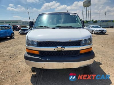 Piąte zdjęcie samochodu w środku: 2017 CHEVROLET EXPRESS G2500 LT VIN:1GAWGFFGXH1216501 - miniatura