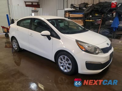 Czwarte zdjęcie samochodu z boku: 2016 KIA RIO LX VIN:KNADM4A32G6639085 - miniatura