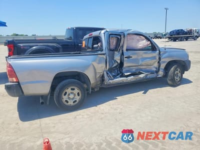 Trzecie zdjęcie samochodu z tyłu: 2015 TOYOTA TACOMA ACCESS CAB VIN:5TFTX4CN1FX052177 - miniatura
