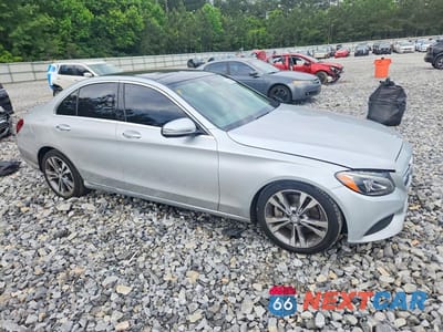 Czwarte zdjęcie samochodu z boku: 2017 MERCEDES-BENZ C 300 VIN:55SWF4JB8HU188603 - miniatura