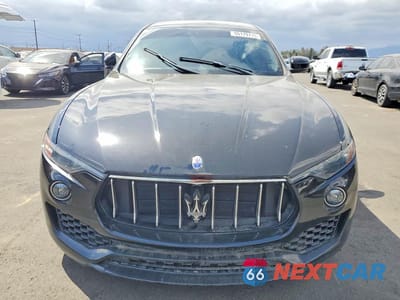 Piąte zdjęcie samochodu w środku: 2019 MASERATI LEVANTE VIN:ZN661XUA6KX322668 - miniatura