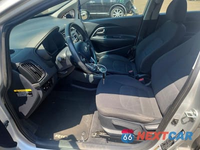 Zdjęcie 7 z 13 samochodu: 2014 KIA RIO LX VIN:KNADM4A34E6418441 - miniatura
