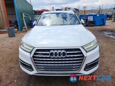 Piąte zdjęcie samochodu w środku: 2017 AUDI Q7 PREMIUM VIN:WA1AAAF77HD008171 - miniatura