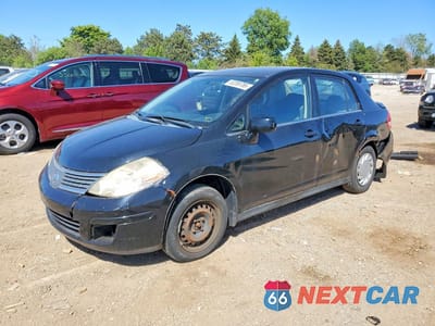 2008 NISSAN VERSA 1.8 S 3N1BC11E38L364186 - główne zdjęcie licytacji z USA - miniatura