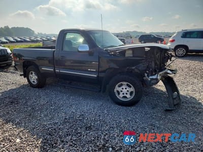 Czwarte zdjęcie samochodu z boku: 1999 CHEVROLET SILVERADO K1500 VIN:1GCEK14TXXZ196013 - miniatura