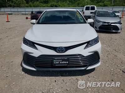 Piąte zdjęcie samochodu w środku: 2024 TOYOTA CAMRY LE VIN:4T1C11AK1RU860880 - miniatura