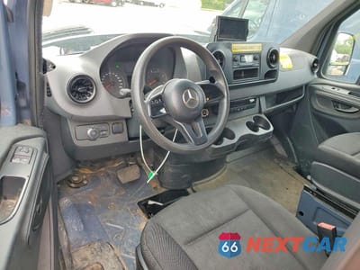 Zdjęcie 8 z 13 samochodu: 2019 MERCEDES BENZ SPRINTER 2500 DELIVERY VAN VIN:WD4PF0CD3KP040651 - miniatura