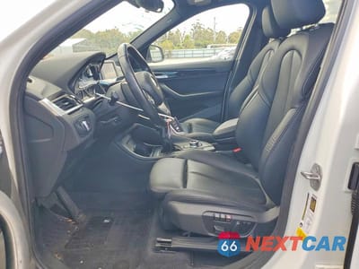 Zdjęcie 7 z 12 samochodu: 2017 BMW X1 SDRIVE28I VIN:WBXHU7C31HP924751 - miniatura