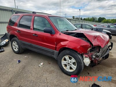 Czwarte zdjęcie samochodu z boku: 2005 FORD ESCAPE VIN:1FMCU931X5KE48991 - miniatura