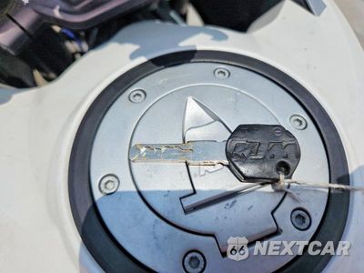 Zdjęcie 8 z 9 samochodu: 2015 KTM 1290 VIN:VBKV59406FM925775 - miniatura