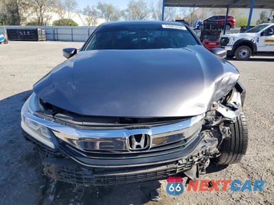Piąte zdjęcie samochodu w środku: 2017 HONDA ACCORD SPORT VIN:1HGCR2F57HA057384 - miniatura