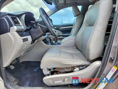 Zdjęcie 7 z 13 samochodu: 2015 TOYOTA HIGHLANDER XLE VIN:5TDKKRFH7FS046872 - miniatura