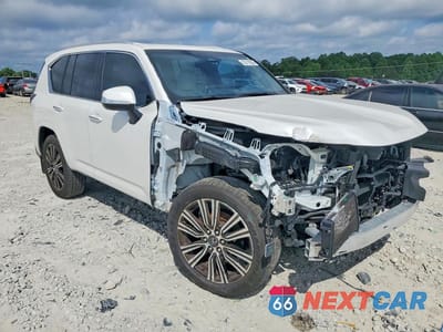 Czwarte zdjęcie samochodu z boku: 2025 LEXUS LX 600 LUXURY VIN:JTJGB7CX2S4071218 - miniatura