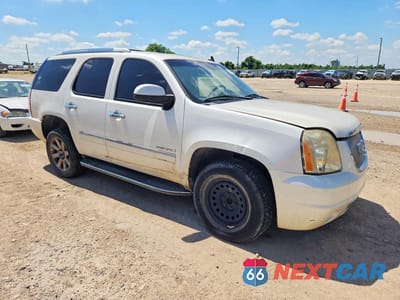 Czwarte zdjęcie samochodu z boku: 2010 GMC YUKON DENALI VIN:1GKUCEEF2AR230790 - miniatura
