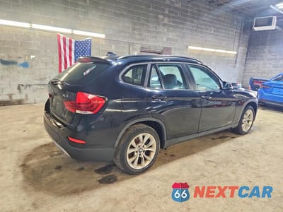 Trzecie zdjęcie samochodu z tyłu: 2014 BMW X1 XDRIVE28I VIN:WBAVL1C59EVY20949 - miniatura