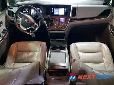Zdjęcie 8 z 13 samochodu: 2016 TOYOTA SIENNA XLE PREMIUM 8-PASSENGER VIN:5TDYK3DC0GS749262 - miniatura