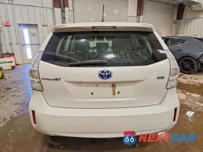 Zdjęcie 6 z 12 samochodu: 2014 TOYOTA PRIUS V TWO VIN:JTDZN3EU1E3354637 - miniatura